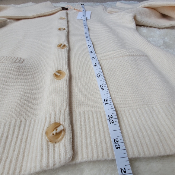 NWT Quince 100% Mongolian Cashmere Structured Cardigan, Ivory M ✨🤍 - Picture 7 of 9